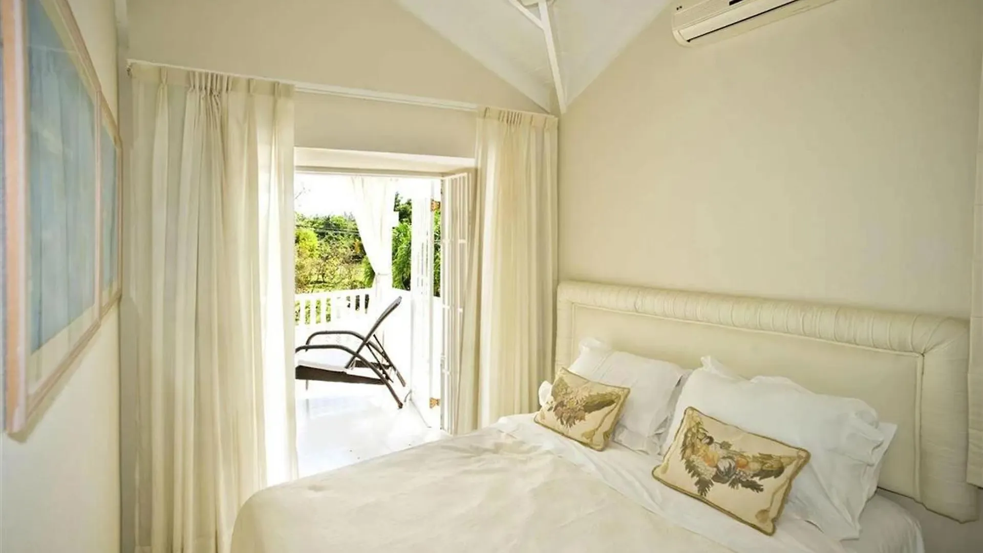Tatil Evi This Enchanting 3 Bedroom, 2 Bathroom Townhouse Is Nestled Mere Moments Away Fro Saint James Barbados
