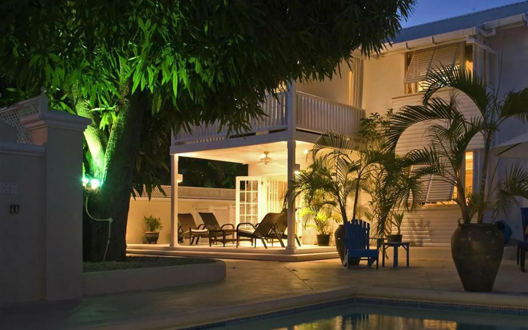 This Enchanting 3 Bedroom, 2 Bathroom Townhouse Is Nestled Mere Moments Away Fro Saint James Tatil Evi