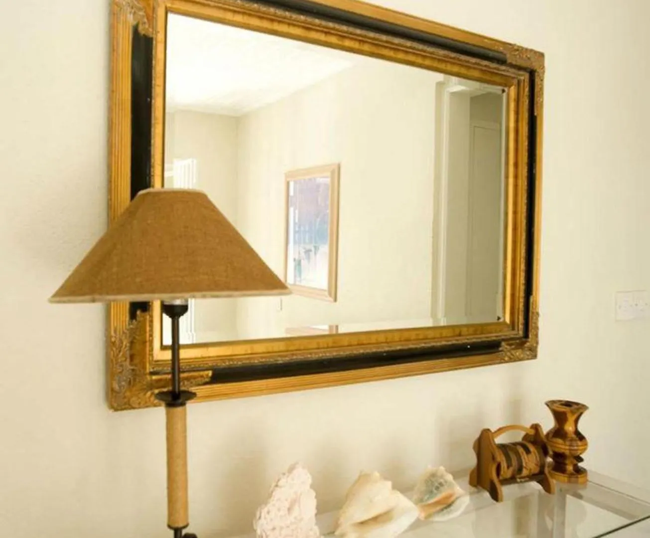This Enchanting 3 Bedroom, 2 Bathroom Townhouse Is Nestled Mere Moments Away Fro 세인트 제임스 0*,  바베이도스